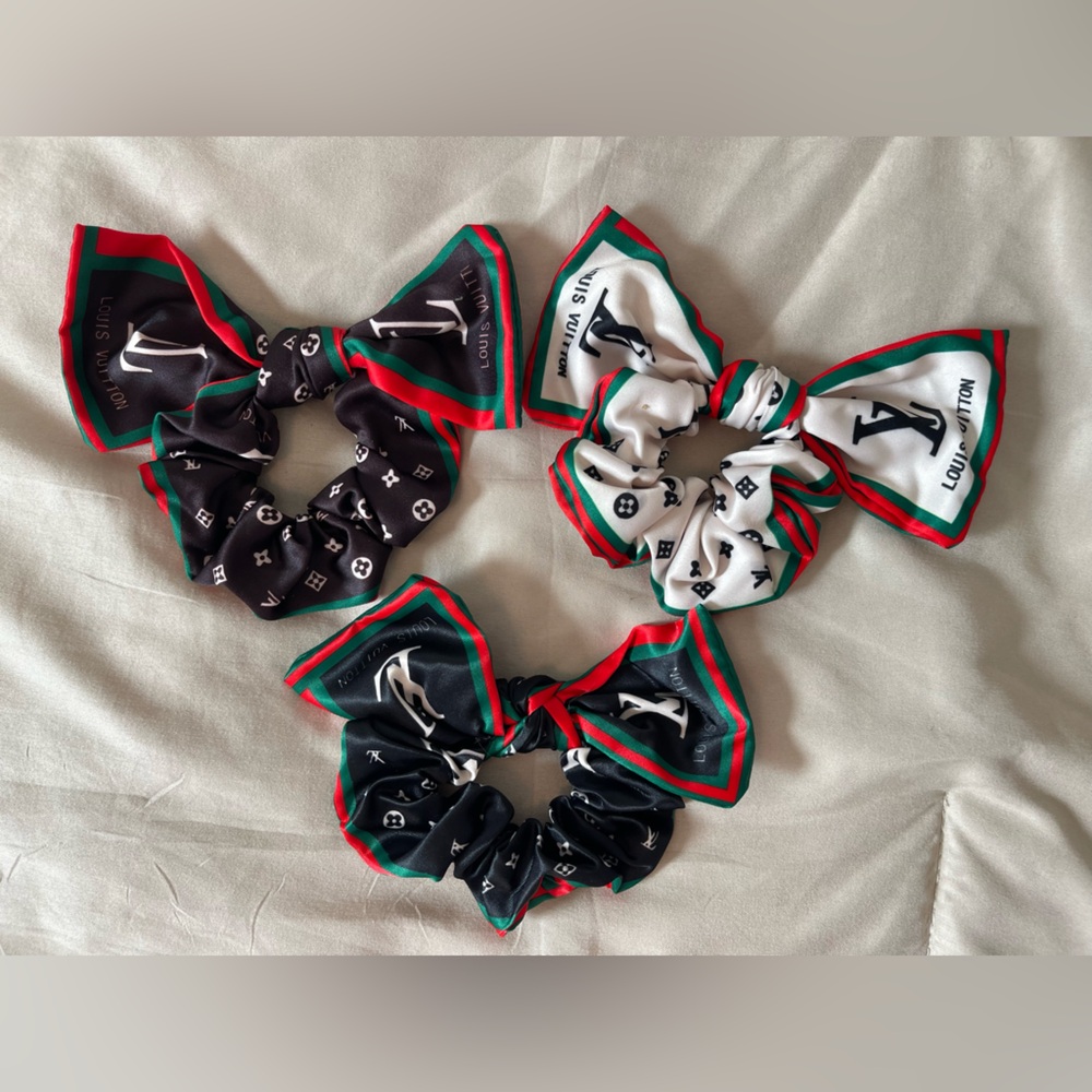 Fashion scrunchies